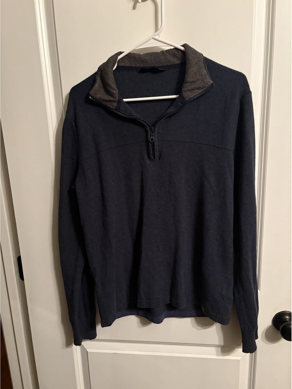 North Face Men’s Quarter Zip Navy Blue Sweater - Medium